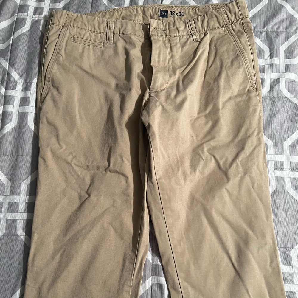 GAP khaki pants 32x30
